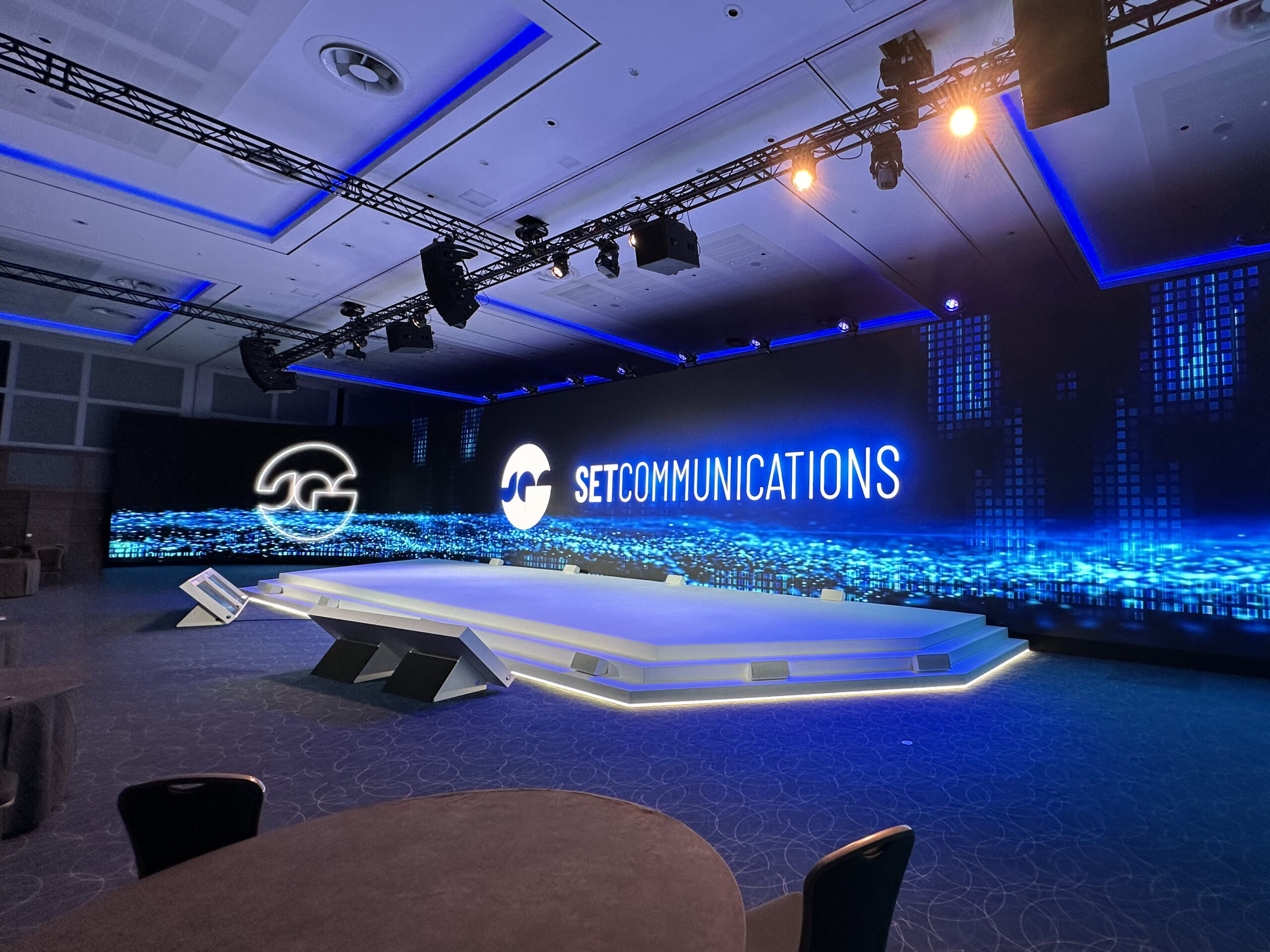 Summit - SETCOMMUNICATIONS